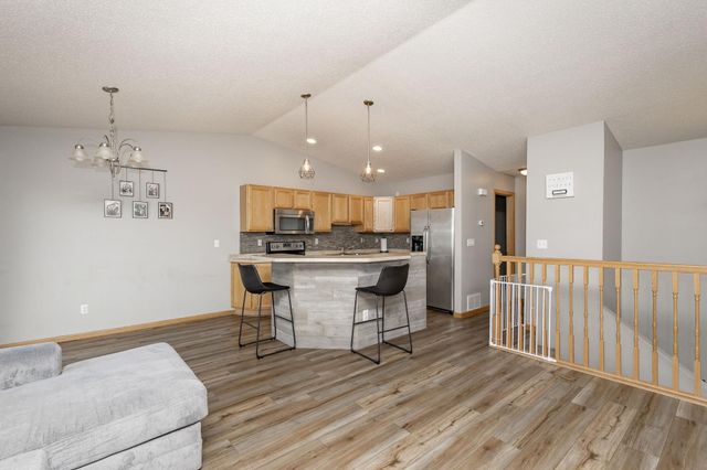 955 42nd Avenue W, West Fargo, ND 58078