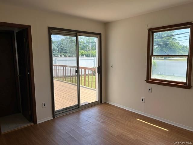 32 Gables Drive, Hicksville, NY 11801