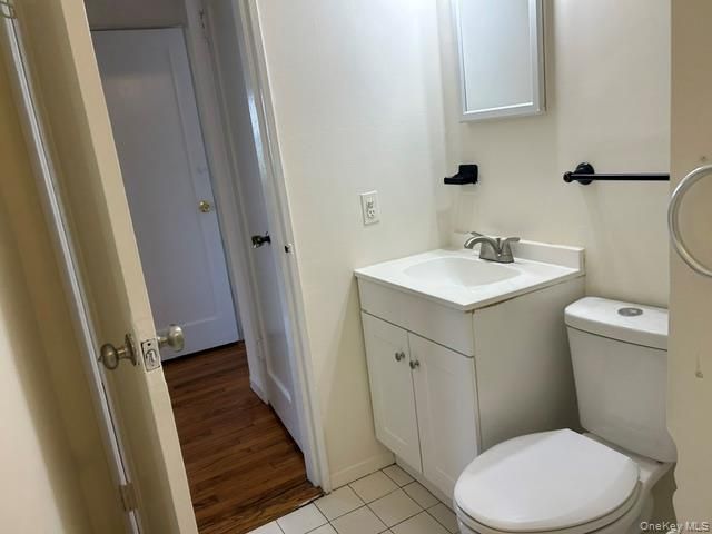 32 Gables Drive, Hicksville, NY 11801
