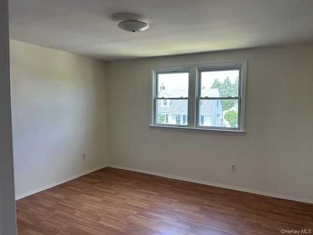 32 Gables Drive, Hicksville, NY 11801