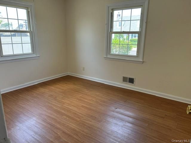 32 Gables Drive, Hicksville, NY 11801