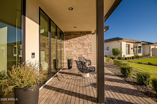 3964 E PENEDES Drive, Gilbert, AZ 85298