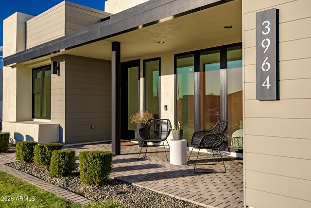 3964 E PENEDES Drive, Gilbert, AZ 85298