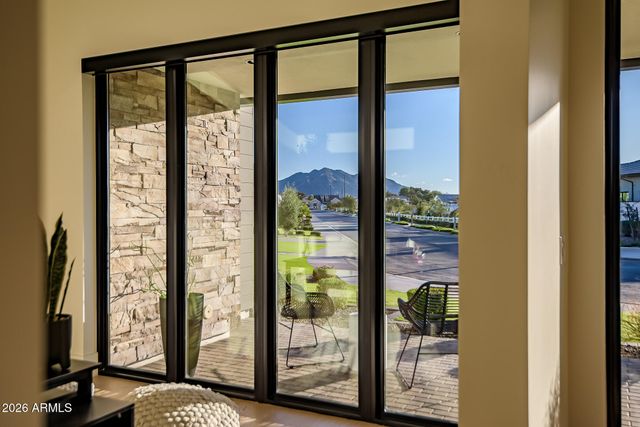 3964 E PENEDES Drive, Gilbert, AZ 85298