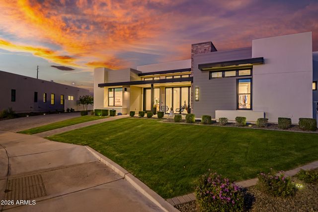 3964 E PENEDES Drive, Gilbert, AZ 85298