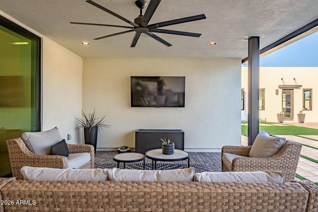 3964 E PENEDES Drive, Gilbert, AZ 85298