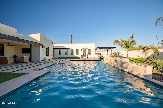 3964 E PENEDES Drive, Gilbert, AZ 85298