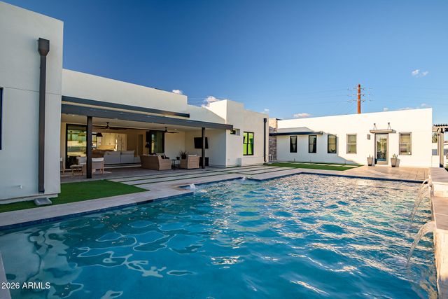 3964 E PENEDES Drive, Gilbert, AZ 85298