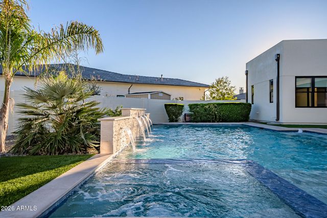 3964 E PENEDES Drive, Gilbert, AZ 85298