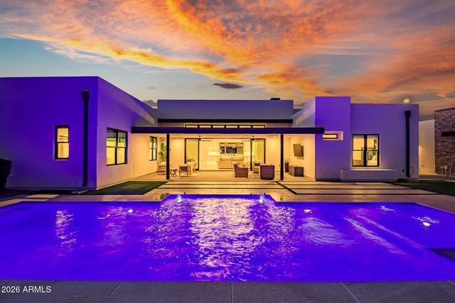 3964 E PENEDES Drive, Gilbert, AZ 85298