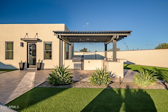 3964 E PENEDES Drive, Gilbert, AZ 85298