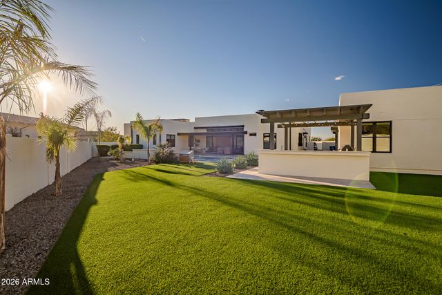 3964 E PENEDES Drive, Gilbert, AZ 85298