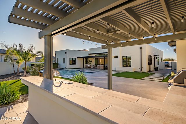 3964 E PENEDES Drive, Gilbert, AZ 85298