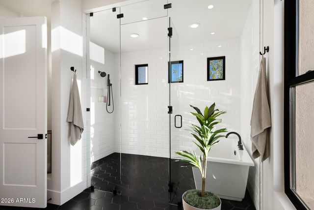 3964 E PENEDES Drive, Gilbert, AZ 85298