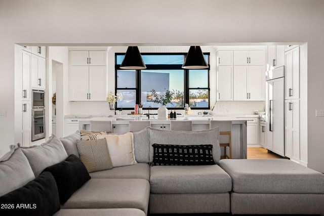 3964 E PENEDES Drive, Gilbert, AZ 85298