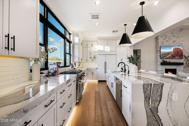 3964 E PENEDES Drive, Gilbert, AZ 85298