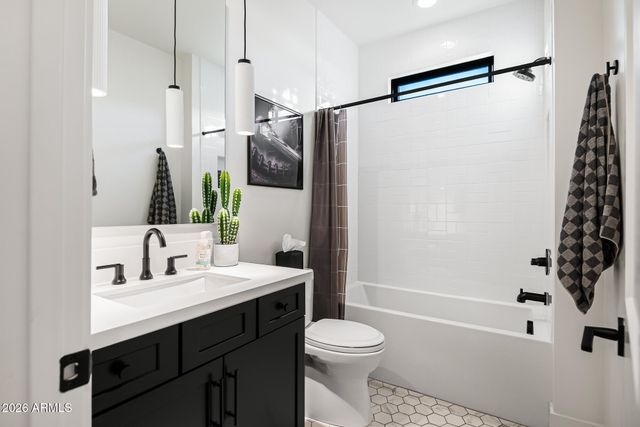 3964 E PENEDES Drive, Gilbert, AZ 85298