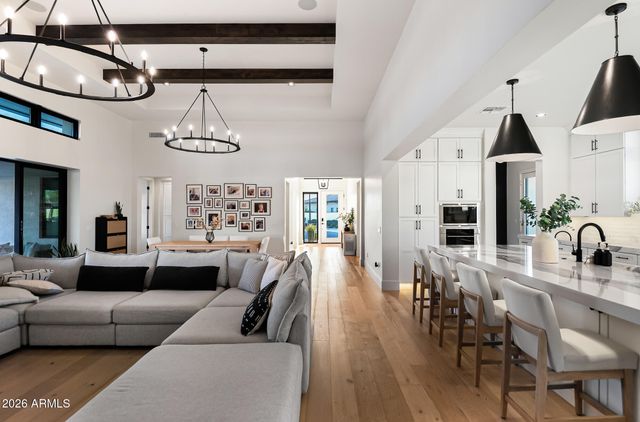 3964 E PENEDES Drive, Gilbert, AZ 85298