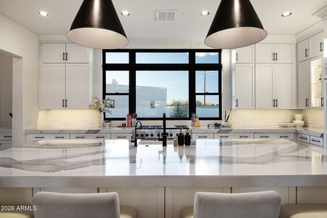 3964 E PENEDES Drive, Gilbert, AZ 85298