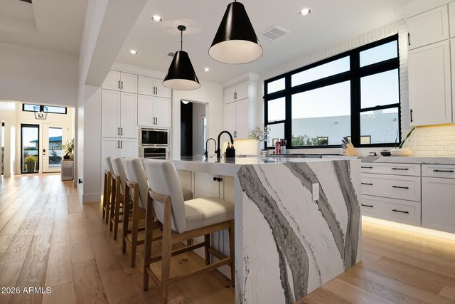 3964 E PENEDES Drive, Gilbert, AZ 85298