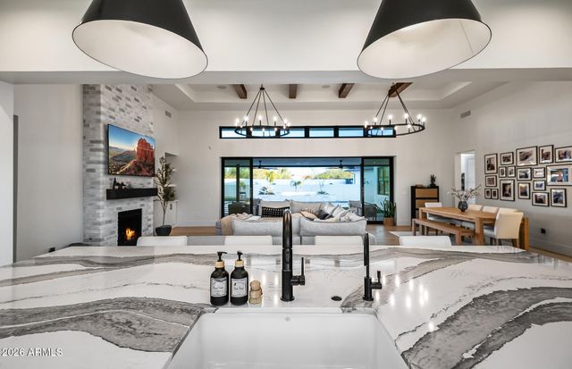 3964 E PENEDES Drive, Gilbert, AZ 85298