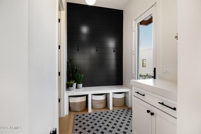 3964 E PENEDES Drive, Gilbert, AZ 85298