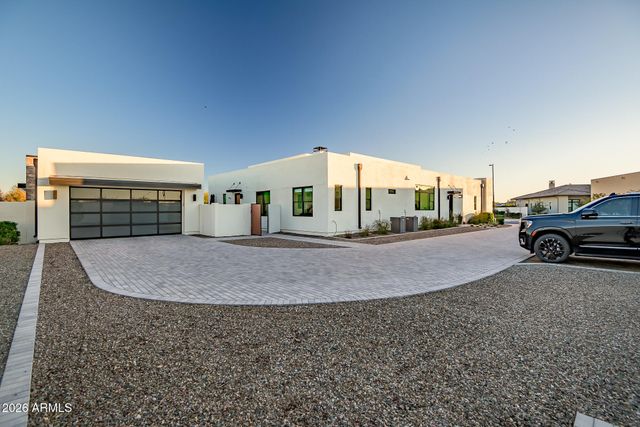 3964 E PENEDES Drive, Gilbert, AZ 85298