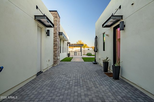 3964 E PENEDES Drive, Gilbert, AZ 85298