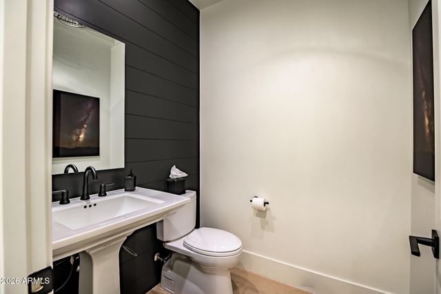 3964 E PENEDES Drive, Gilbert, AZ 85298