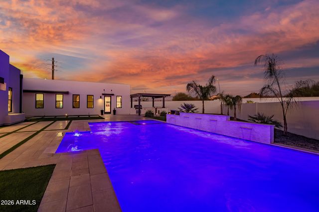 3964 E PENEDES Drive, Gilbert, AZ 85298