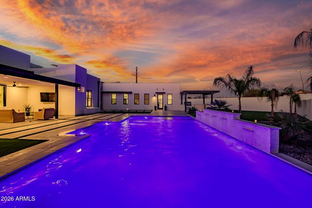 3964 E PENEDES Drive, Gilbert, AZ 85298