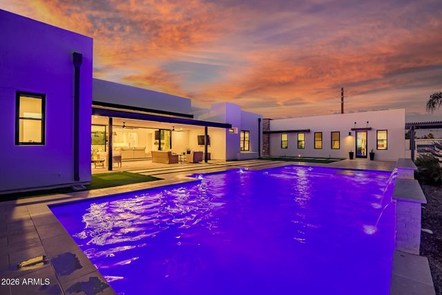 3964 E PENEDES Drive, Gilbert, AZ 85298