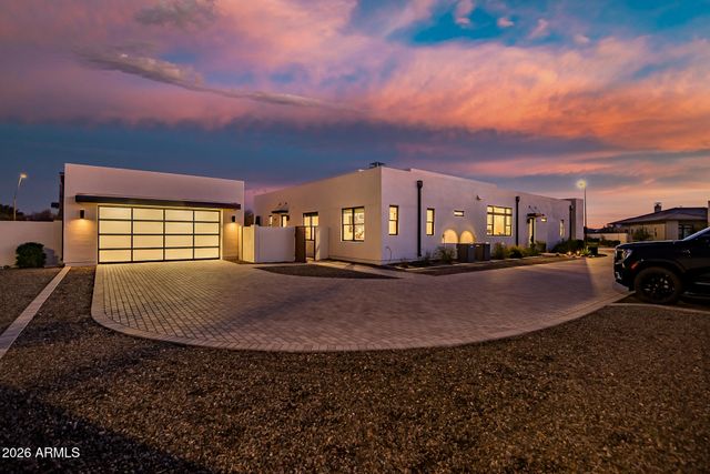 3964 E PENEDES Drive, Gilbert, AZ 85298