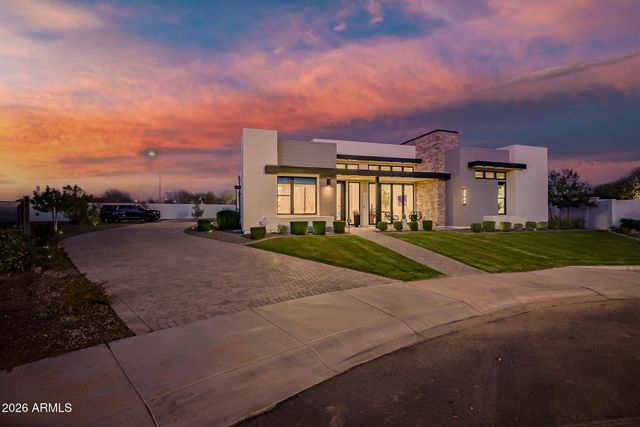 3964 E PENEDES Drive, Gilbert, AZ 85298