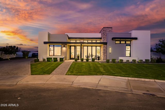 3964 E PENEDES Drive, Gilbert, AZ 85298