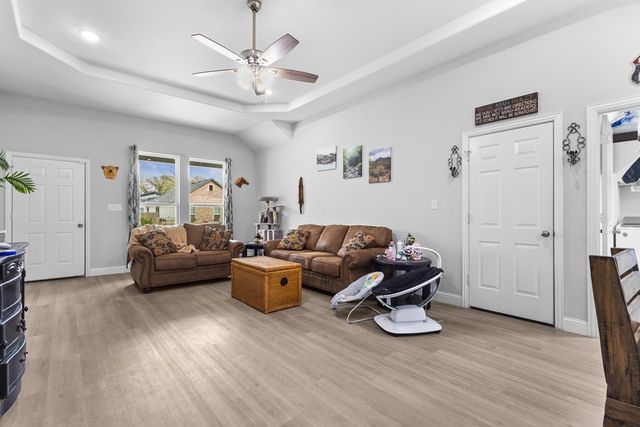 6106 Chickasaw Drive, Mabank, TX 75156