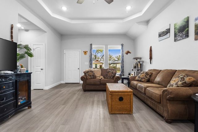 6106 Chickasaw Drive, Mabank, TX 75156