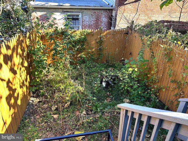 233 S GILMOR ST, Baltimore, MD 21223