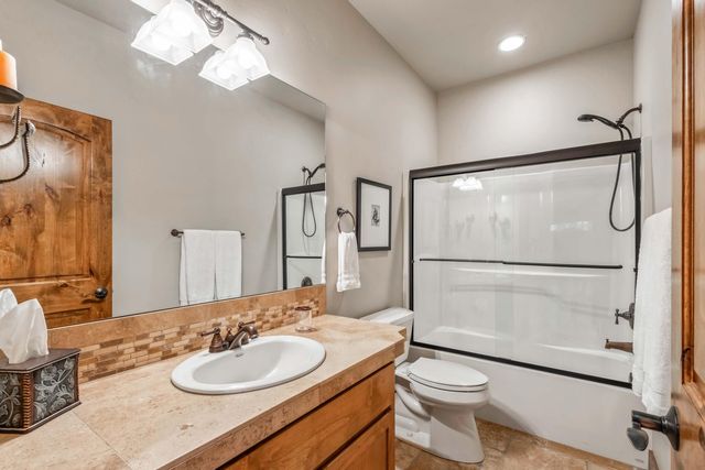 360 Vista Rim Drive, Redmond, OR 97756