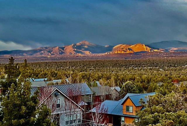 360 Vista Rim Drive, Redmond, OR 97756