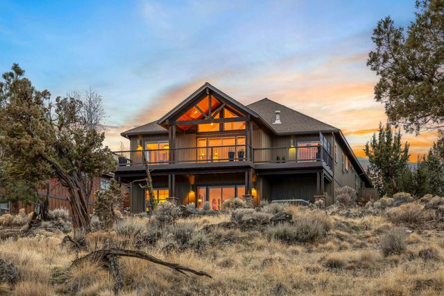 360 Vista Rim Drive, Redmond, OR 97756