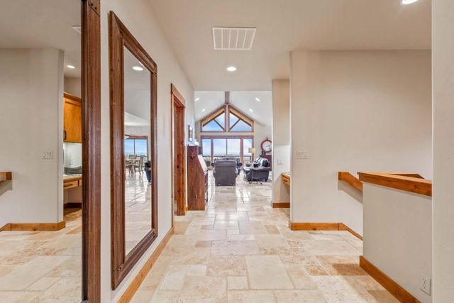 360 Vista Rim Drive, Redmond, OR 97756