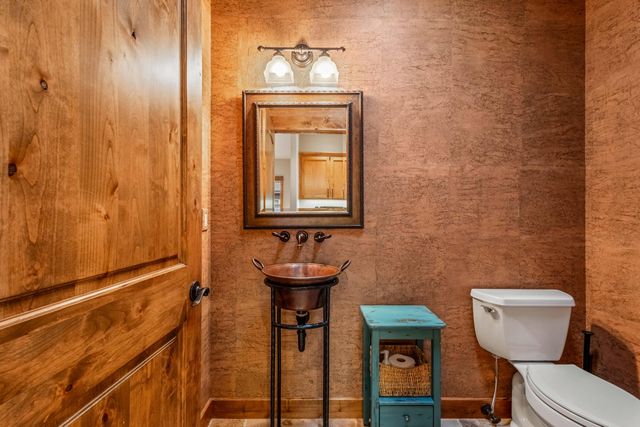 360 Vista Rim Drive, Redmond, OR 97756