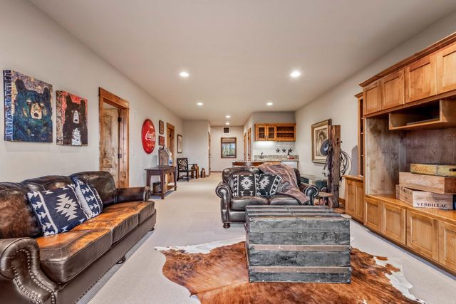 360 Vista Rim Drive, Redmond, OR 97756