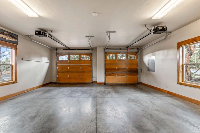 360 Vista Rim Drive, Redmond, OR 97756