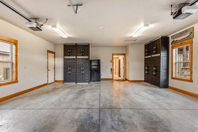 360 Vista Rim Drive, Redmond, OR 97756