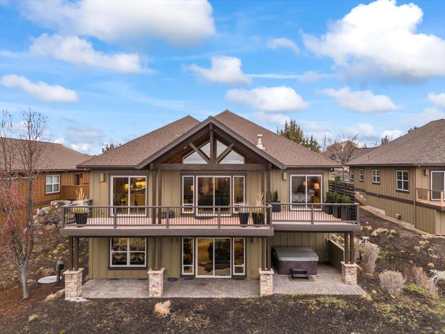 360 Vista Rim Drive, Redmond, OR 97756