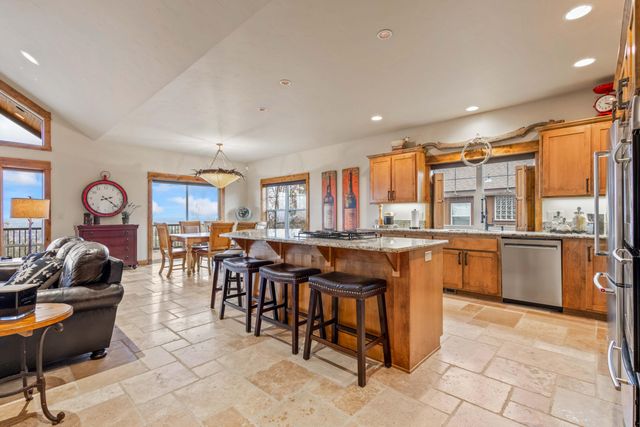 360 Vista Rim Drive, Redmond, OR 97756