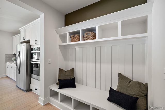 29104 Myles Andrew Drive, South Lyon, MI 48178