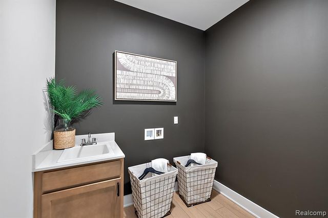 29104 Myles Andrew Drive, South Lyon, MI 48178